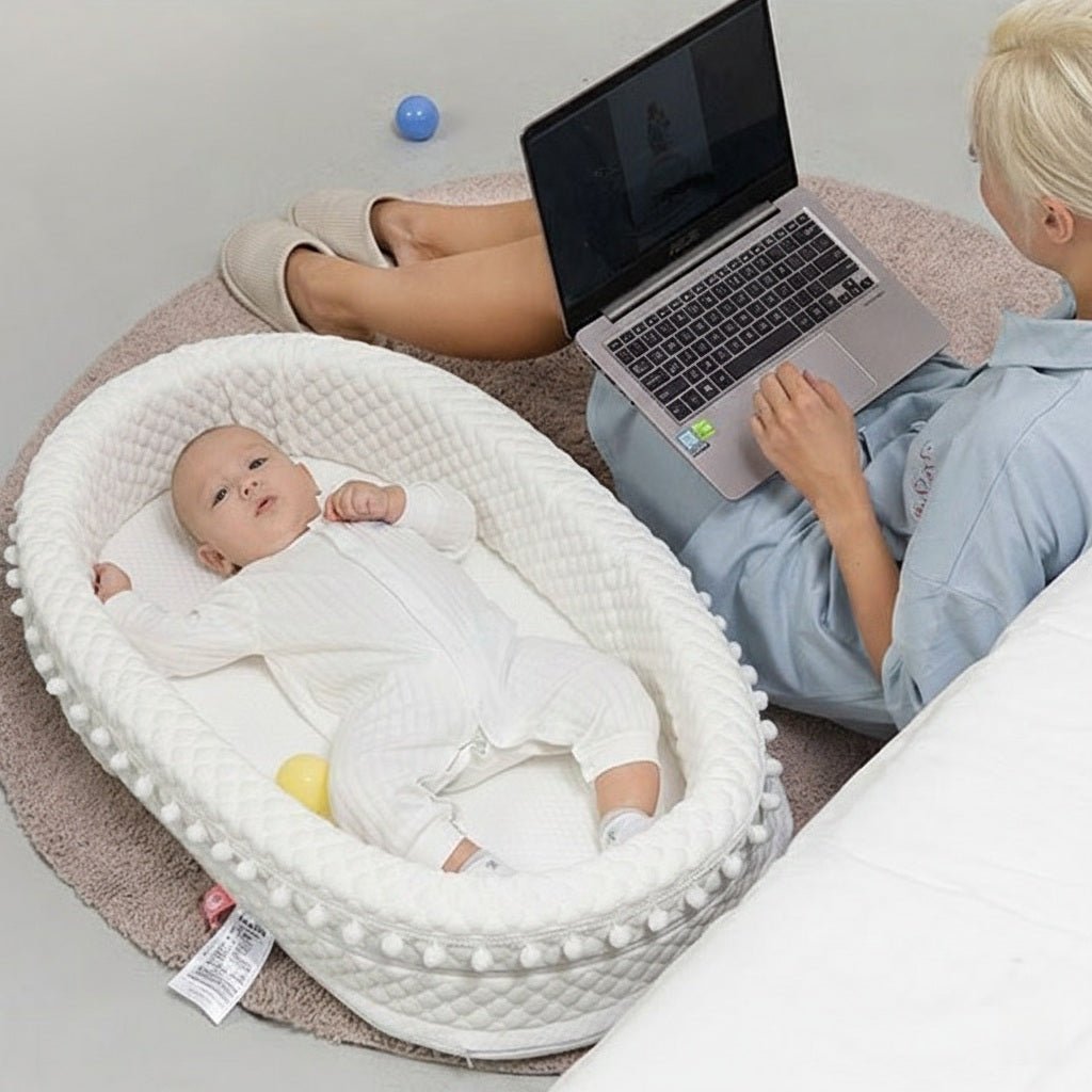 Bionic Baby Bed Reducer for Cribs and Bassinets - Ergonomic Design with Head Support and Safety Edges 0